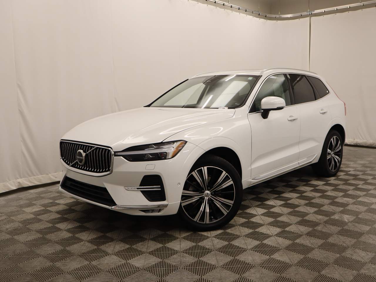 2022 Volvo XC60 B5 Inscription