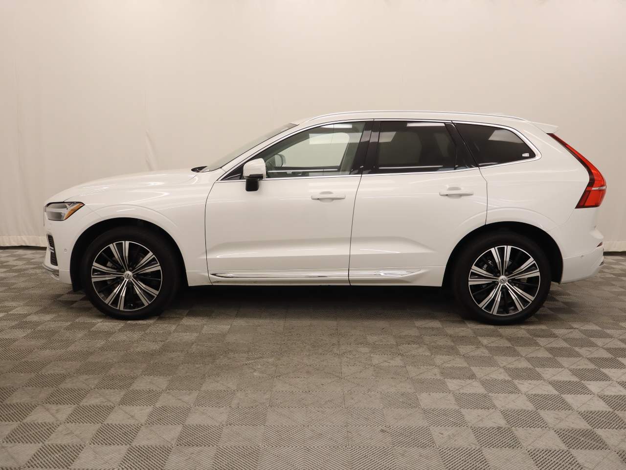 2022 Volvo XC60 B5 Inscription