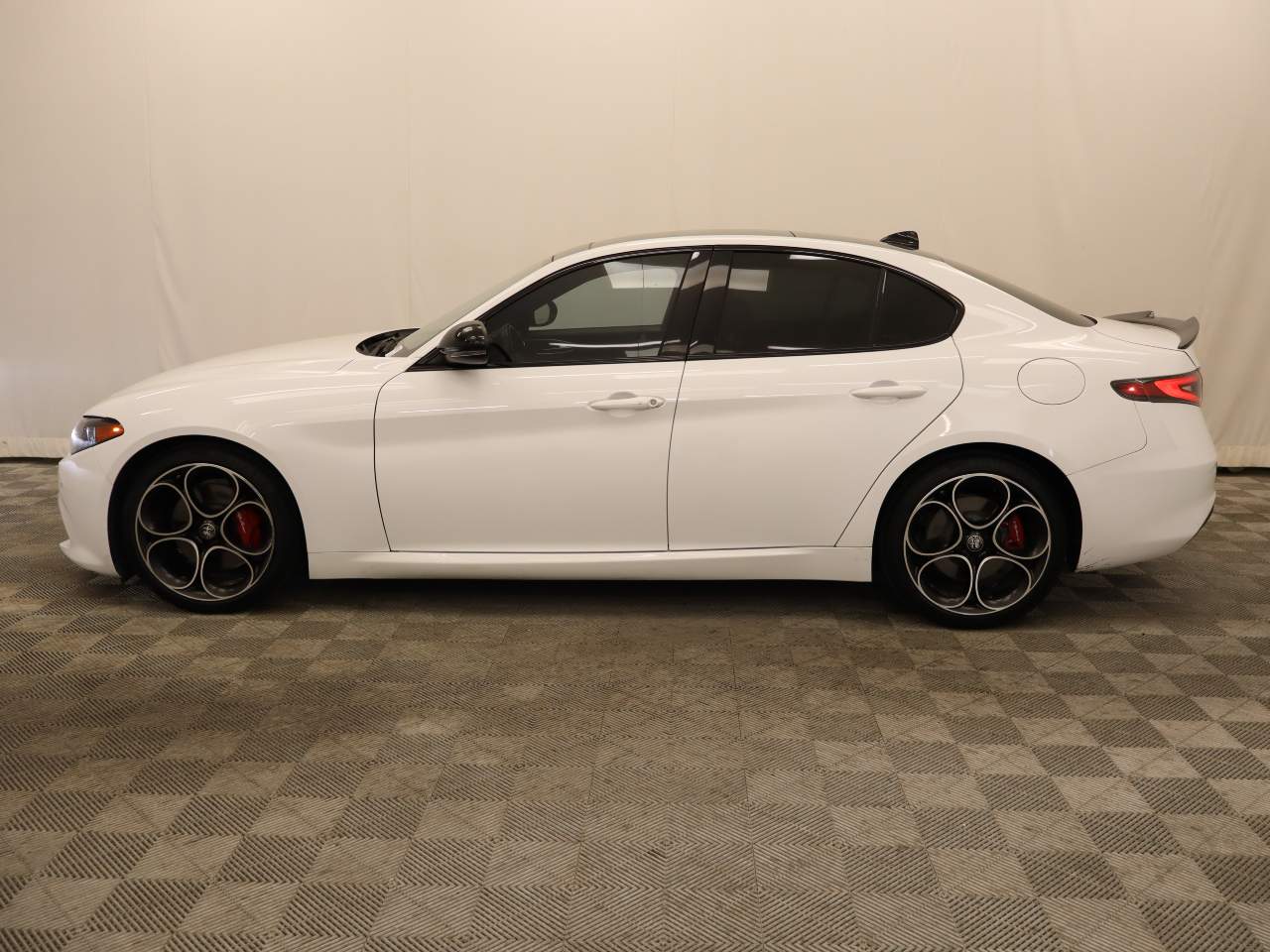 2024 Alfa Romeo Giulia Ti