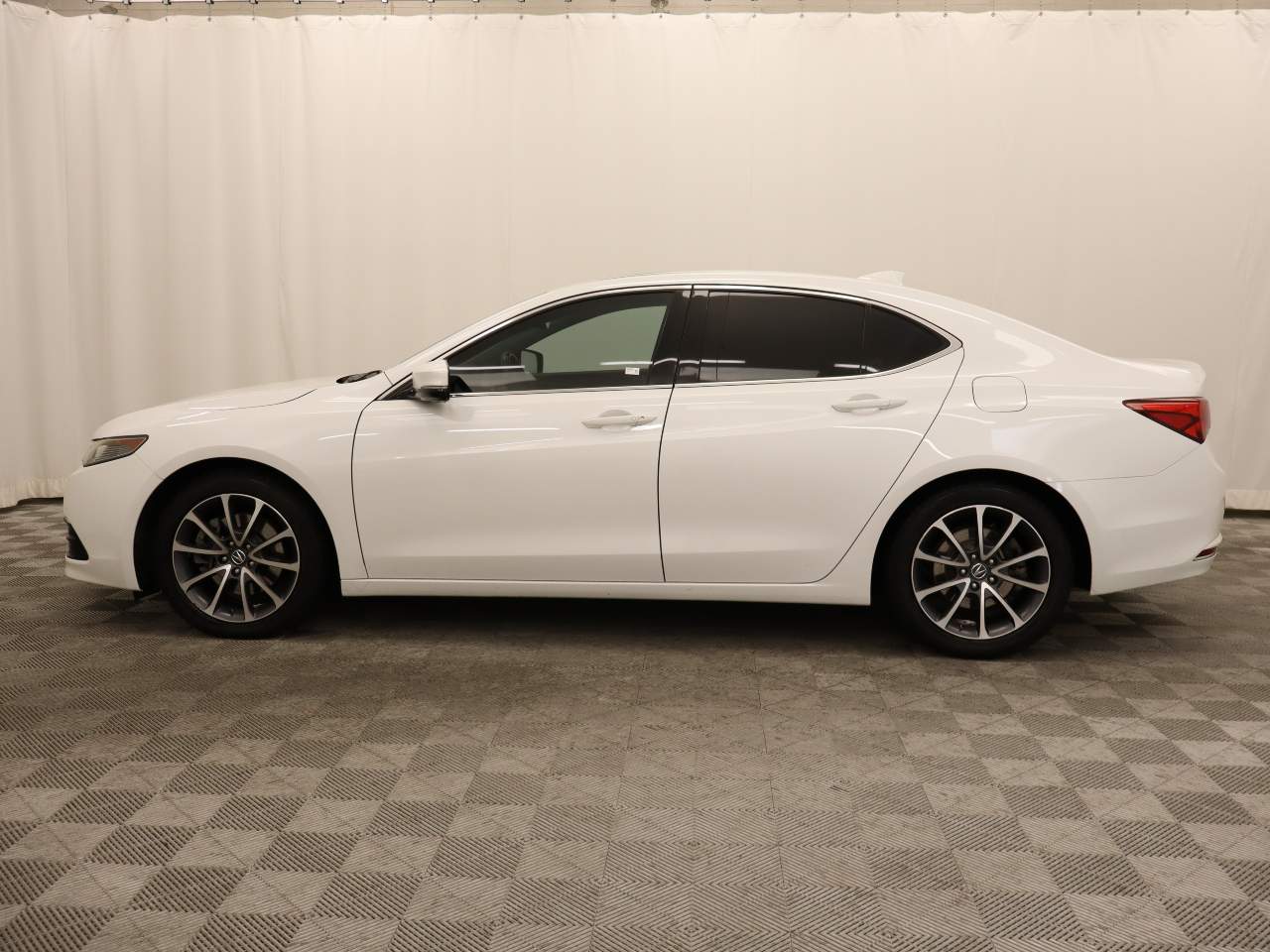 2015 Acura TLX Technology photo 3