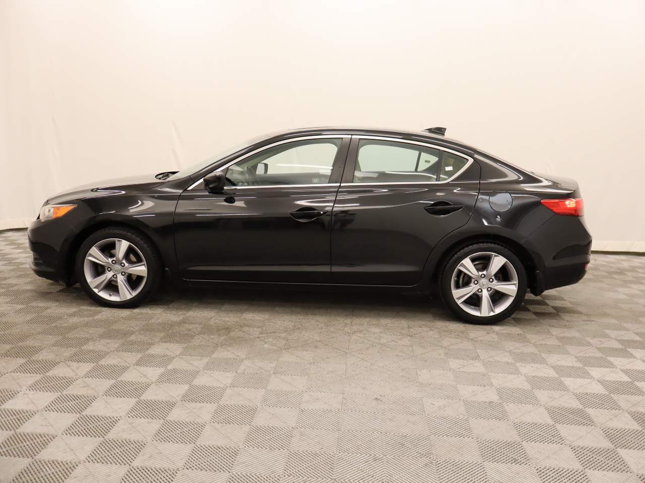 2013 Acura ILX 2.0L w/Tech