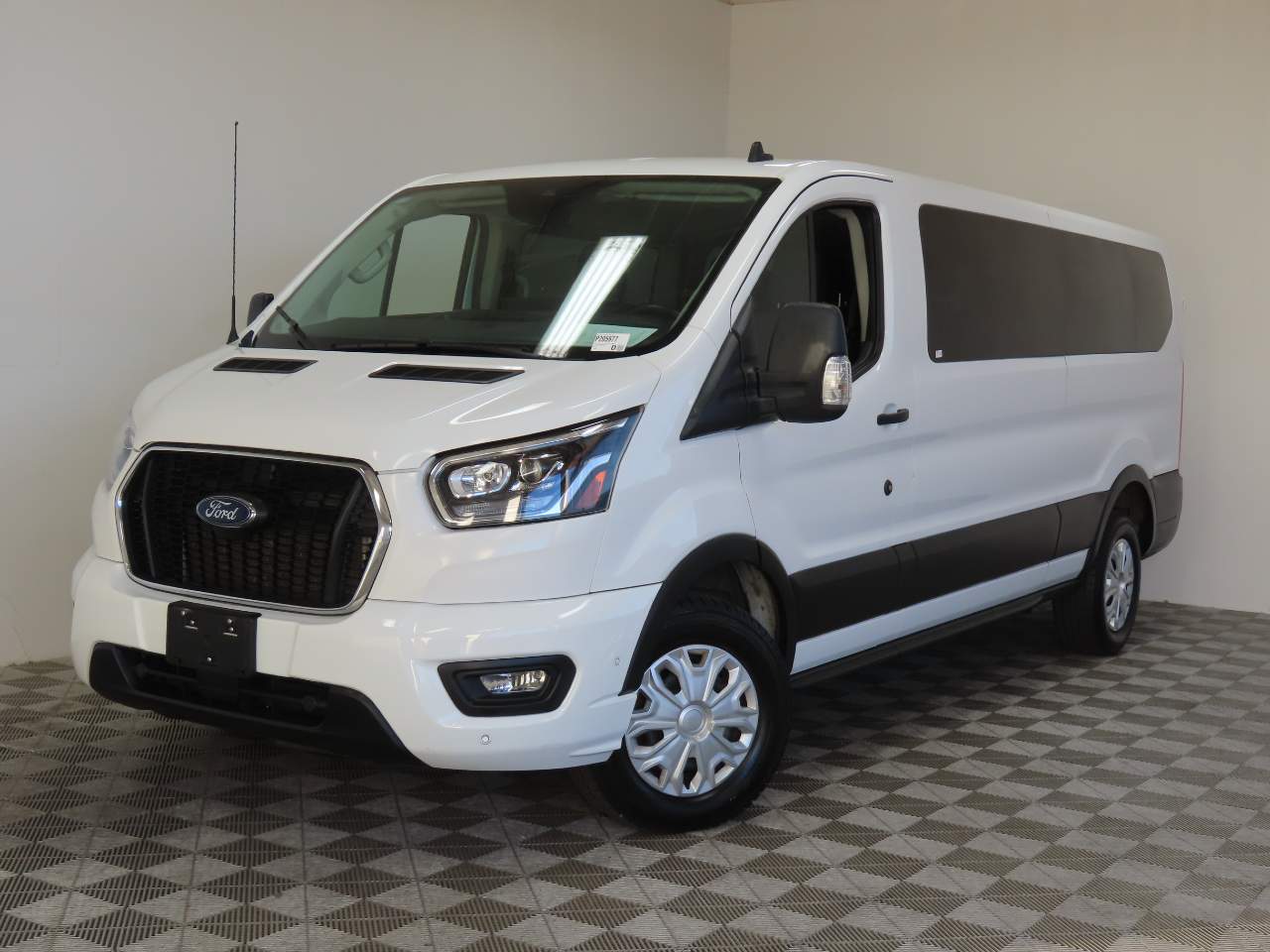 2023 Ford Transit Passenger 350 XLT Low Roof LB RWD