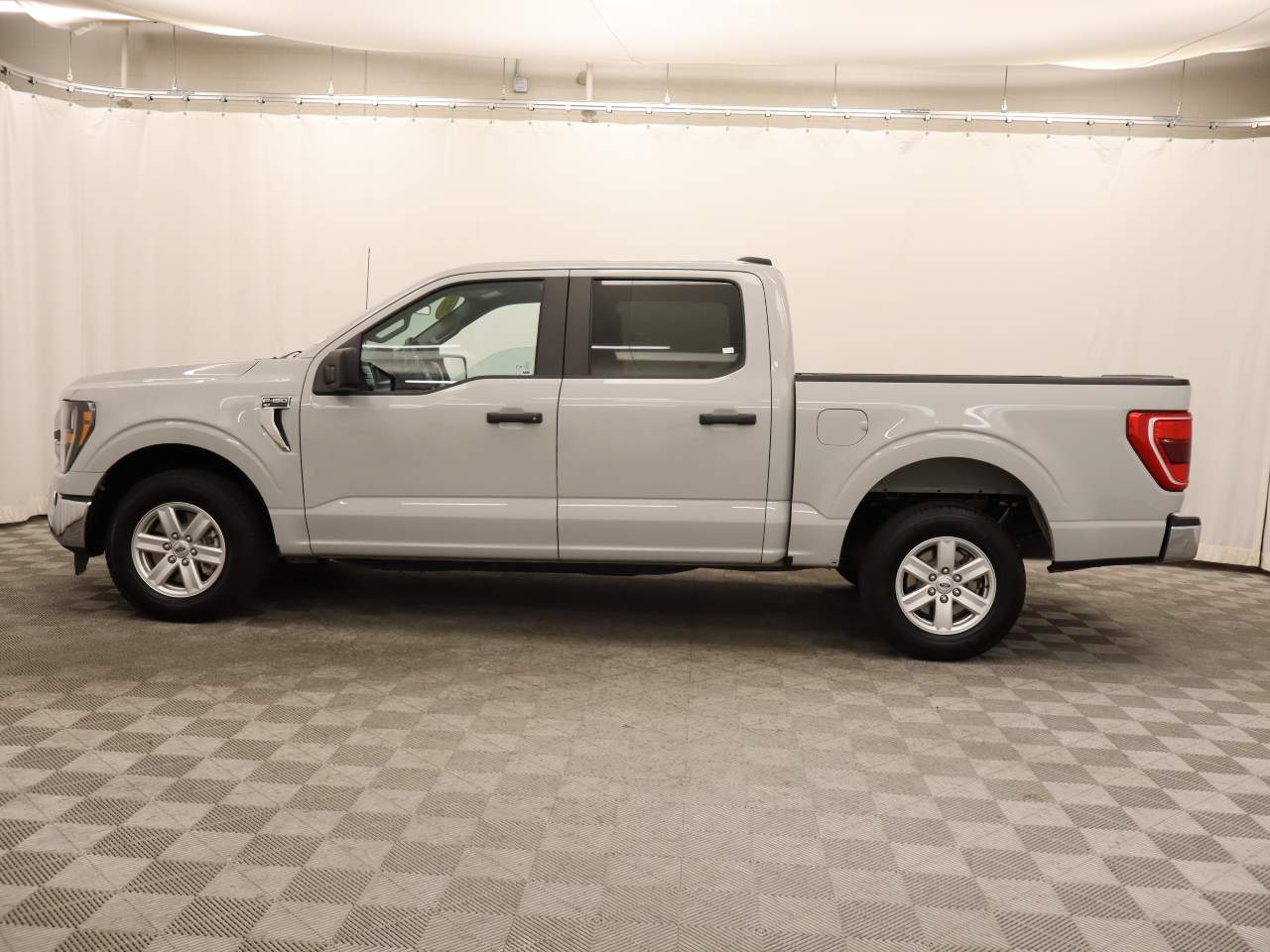 2023 Ford F-150 XLT Crew Cab