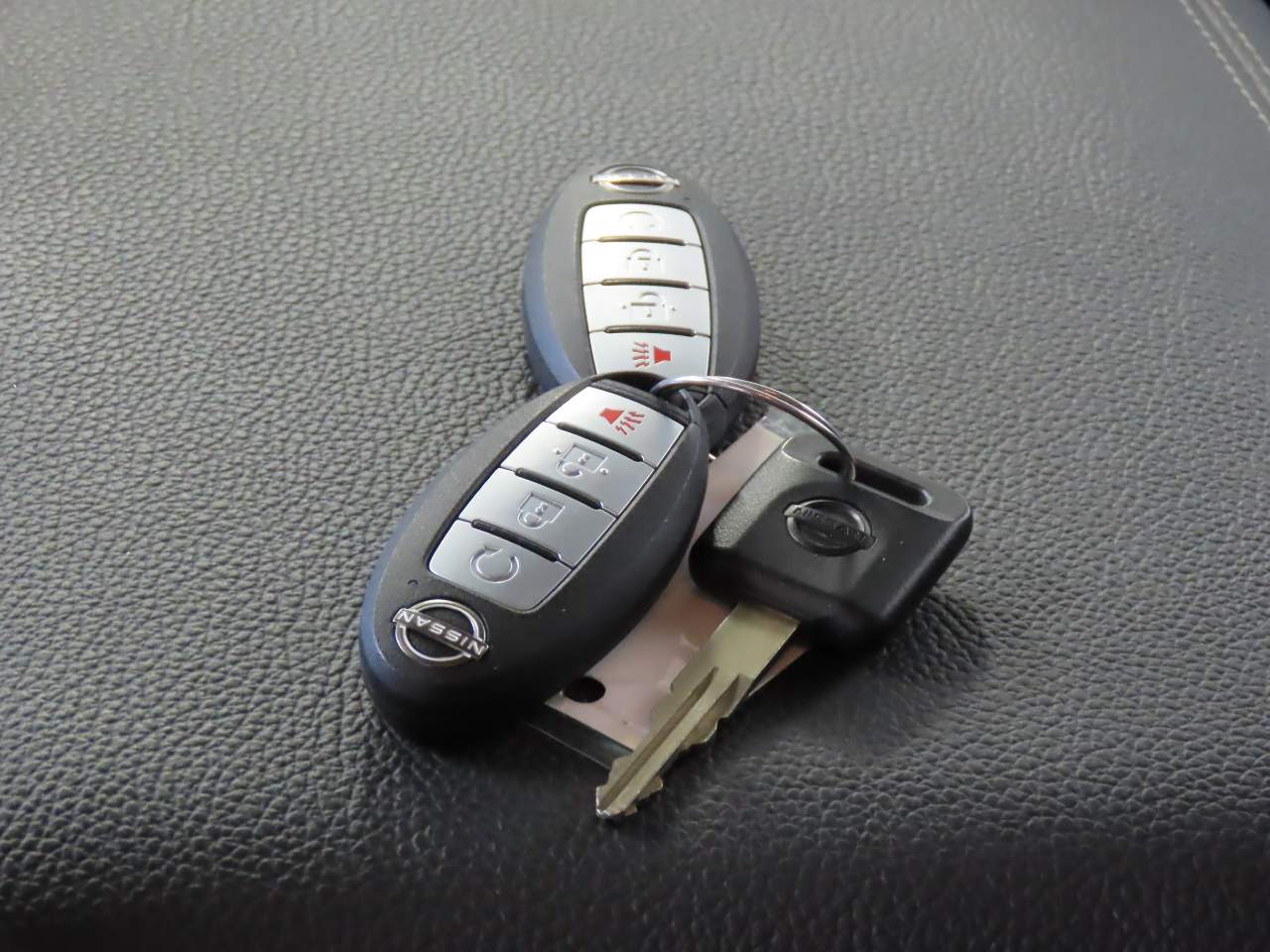 2024 Nissan Titan SV Crew Cab