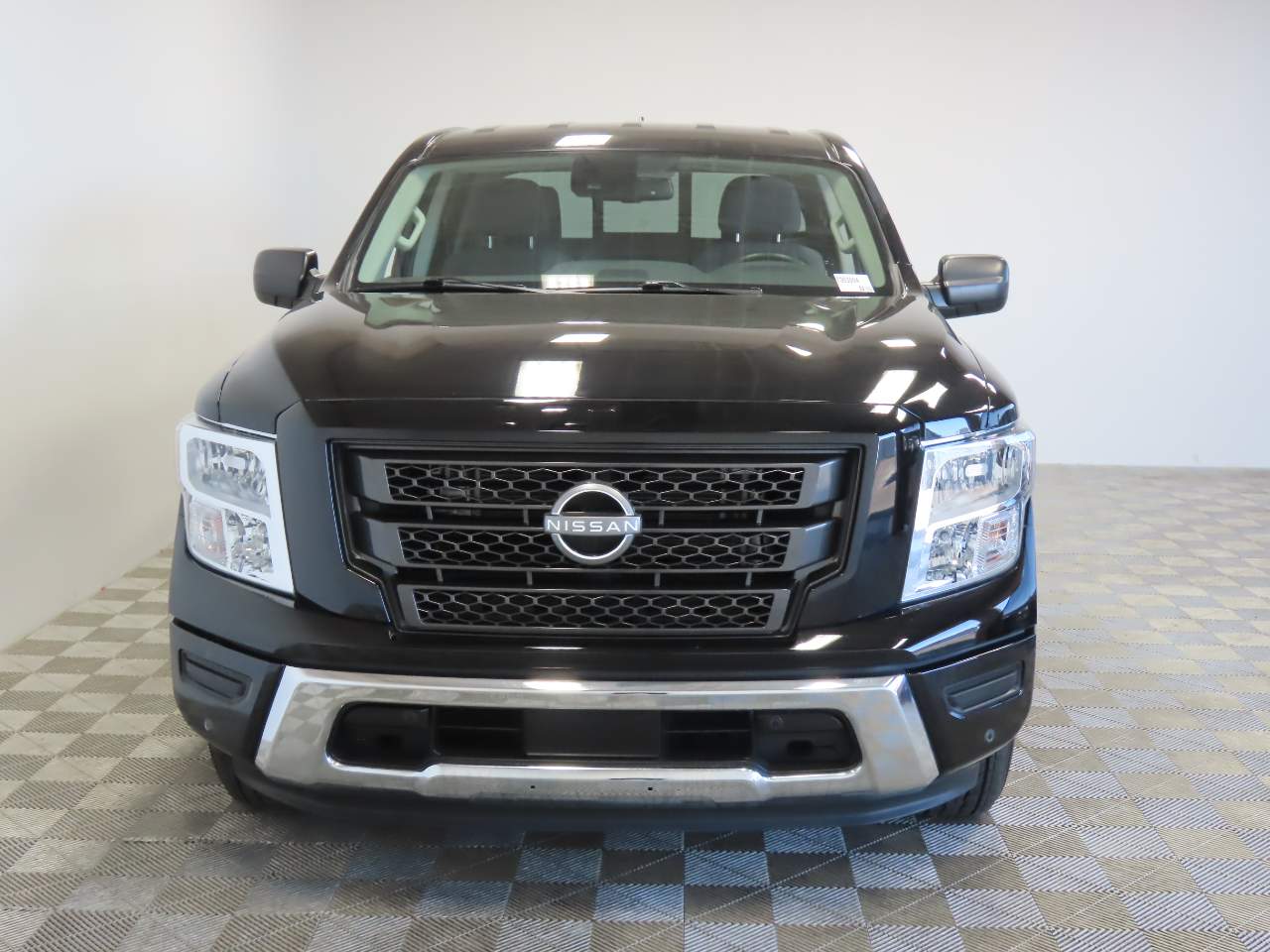 2024 Nissan Titan SV Crew Cab