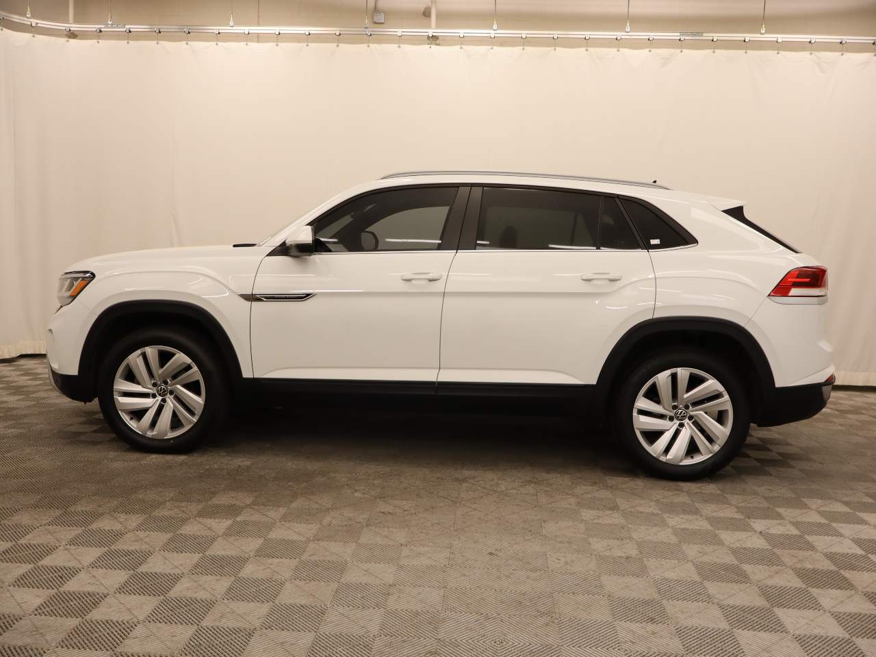 2020 Volkswagen Atlas Cross Sport SE