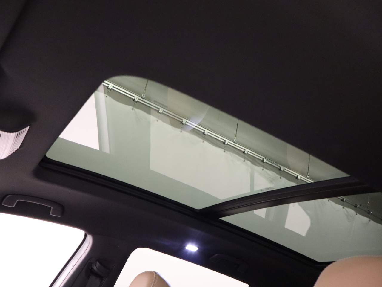 2026 Volkswagen Atlas Cross Sport SEL R-Line Black 4Motion