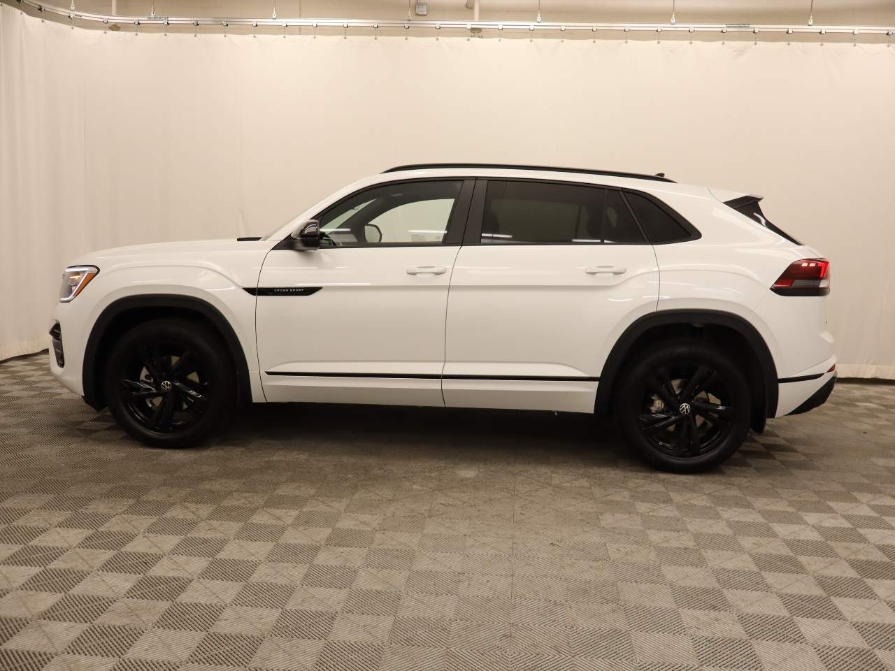 2026 Volkswagen Atlas Cross Sport SEL R-Line Black 4Motion