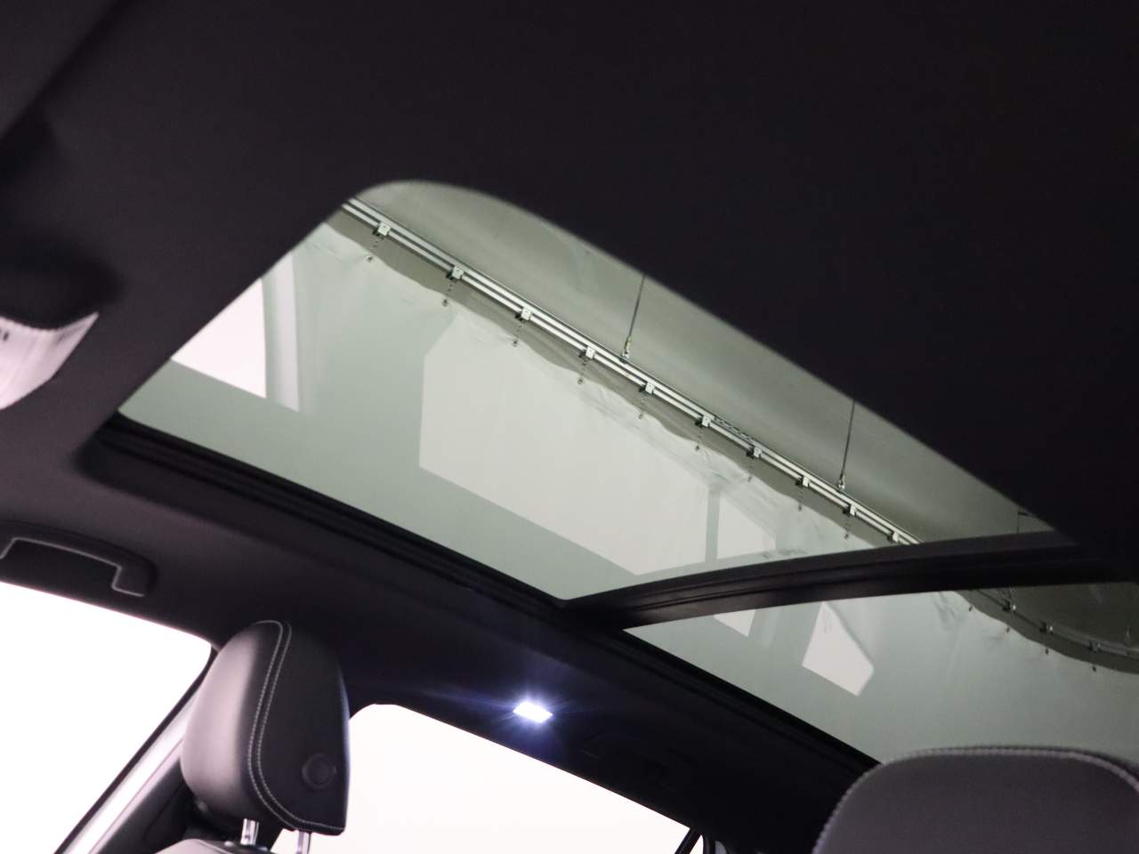 2026 Volkswagen Atlas Cross Sport SEL R-Line Black 4Motion