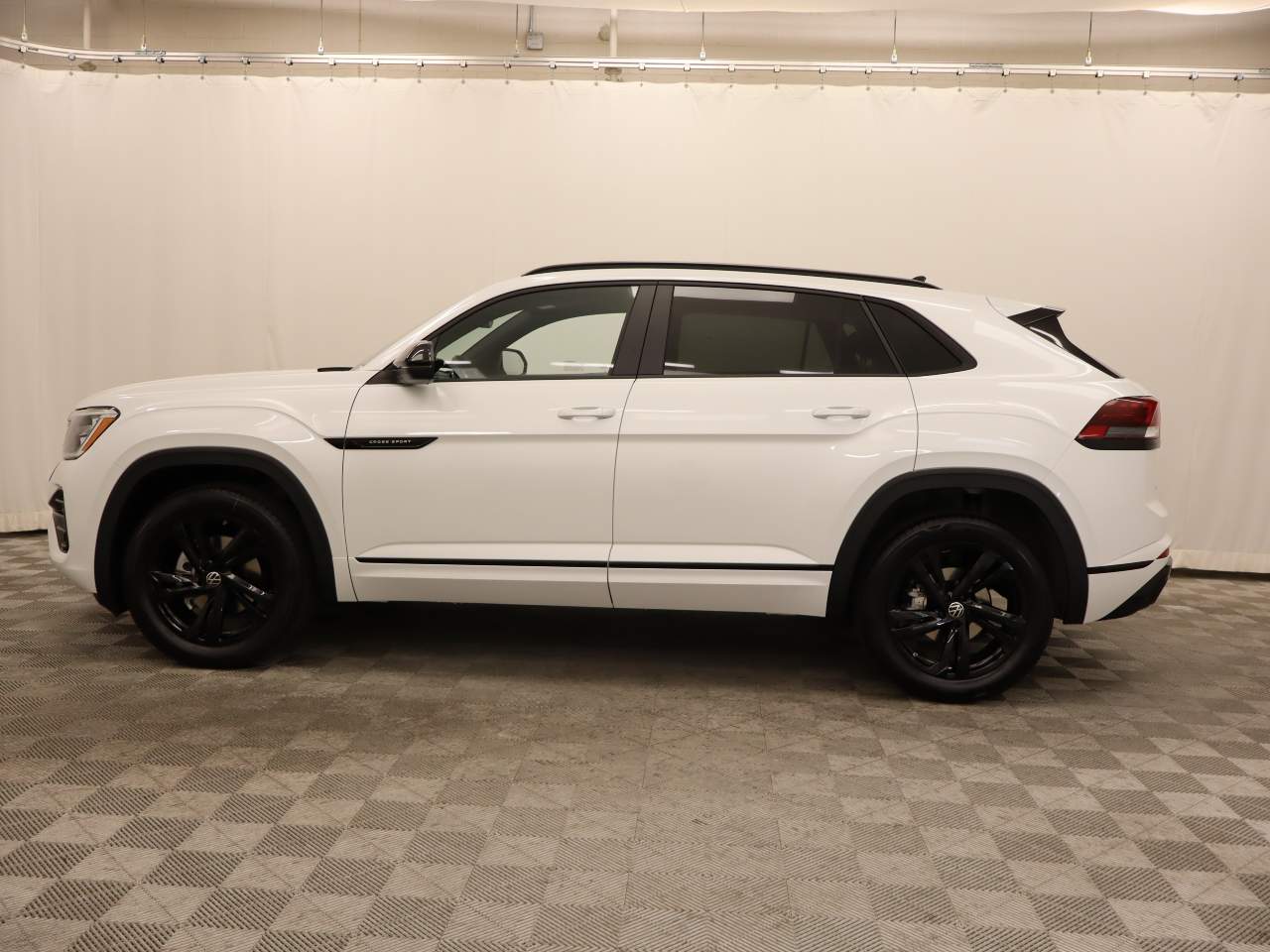 2026 Volkswagen Atlas Cross Sport SEL R-Line Black 4Motion