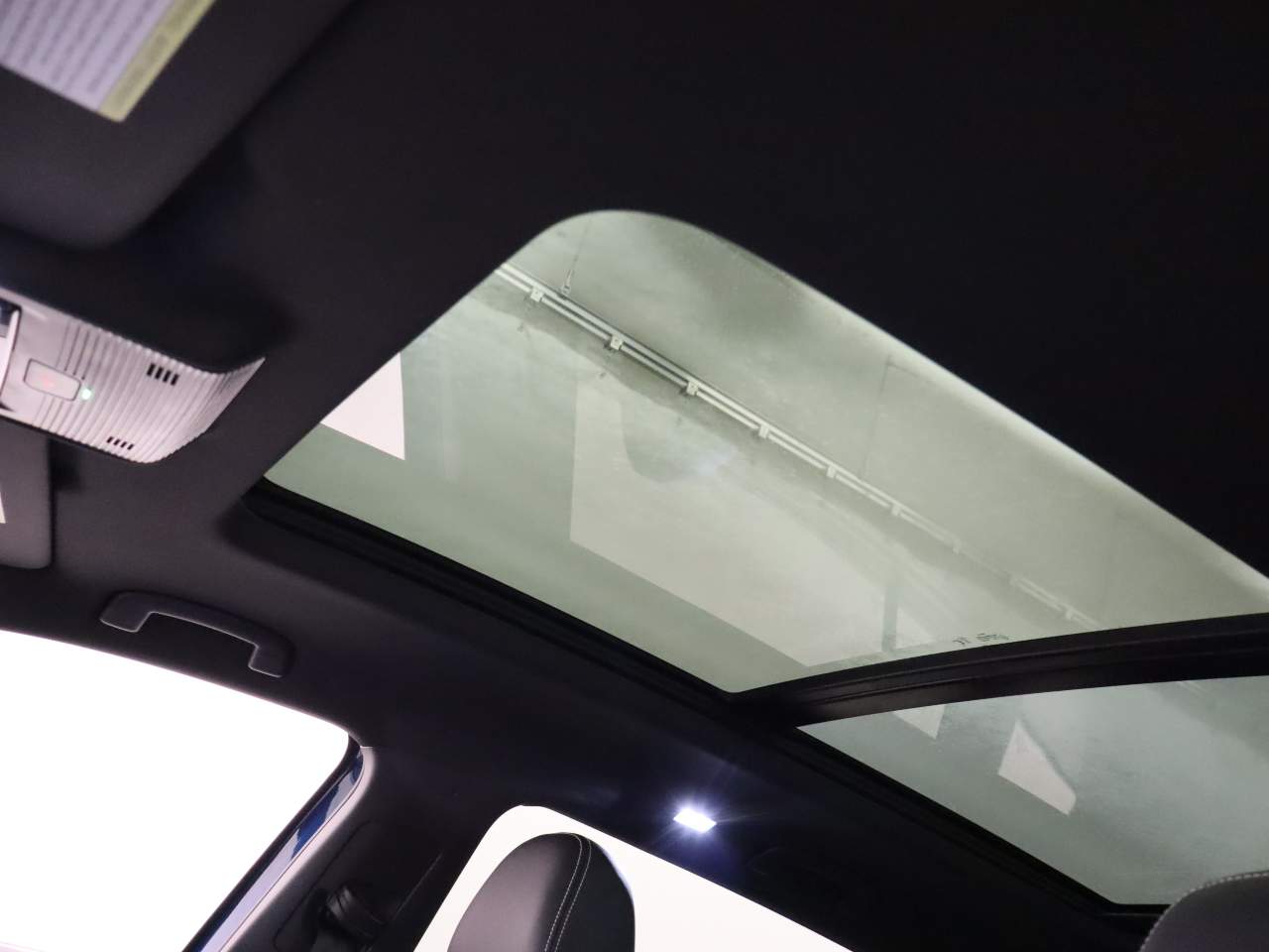 2026 Volkswagen Atlas Cross Sport SEL R-Line Black 4Motion