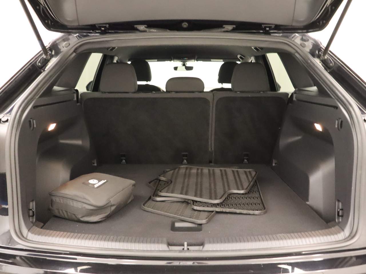 2020 Volkswagen Atlas Cross Sport S