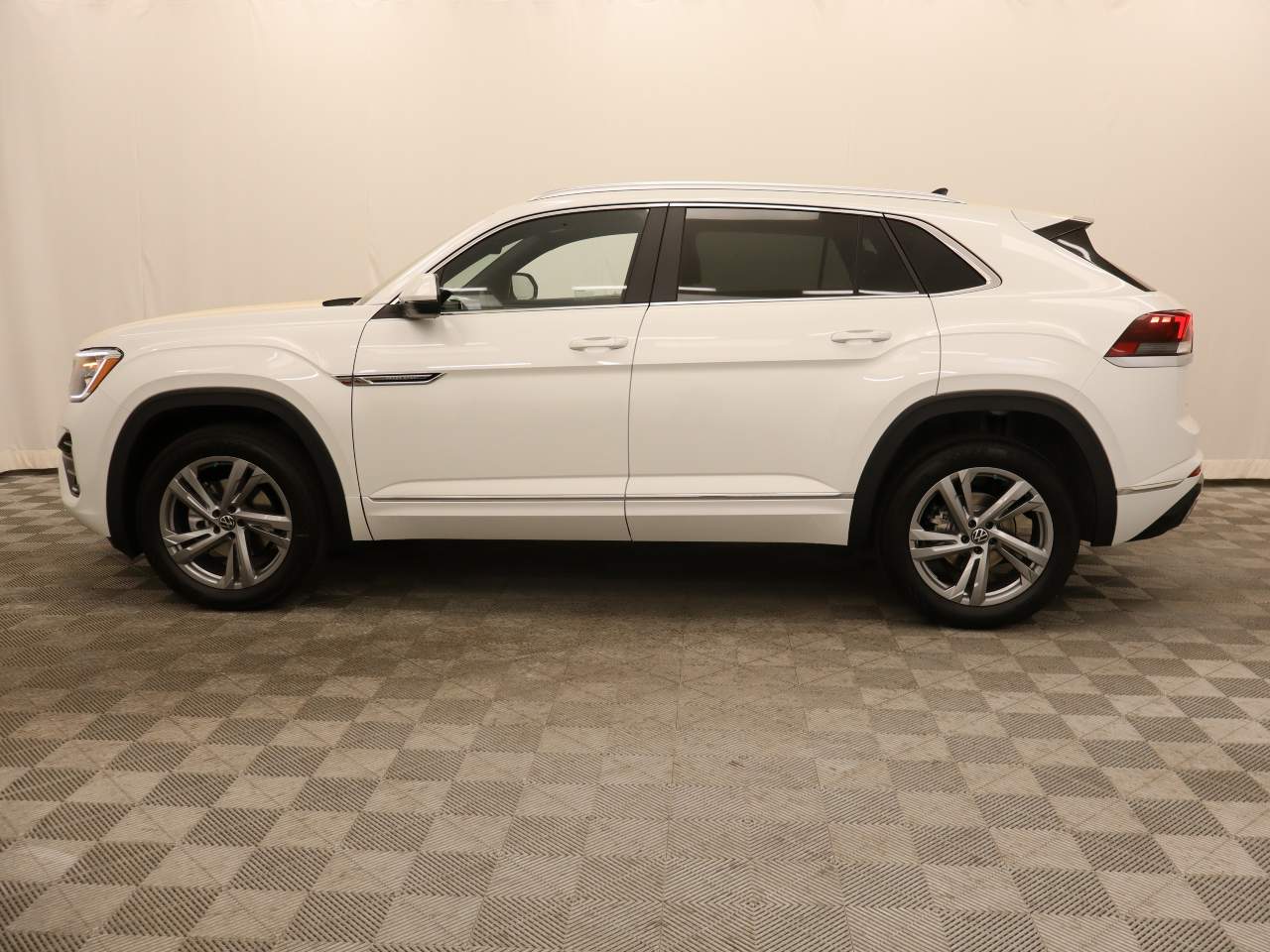 2024 Volkswagen Atlas Cross Sport SEL R-Line 4Motion