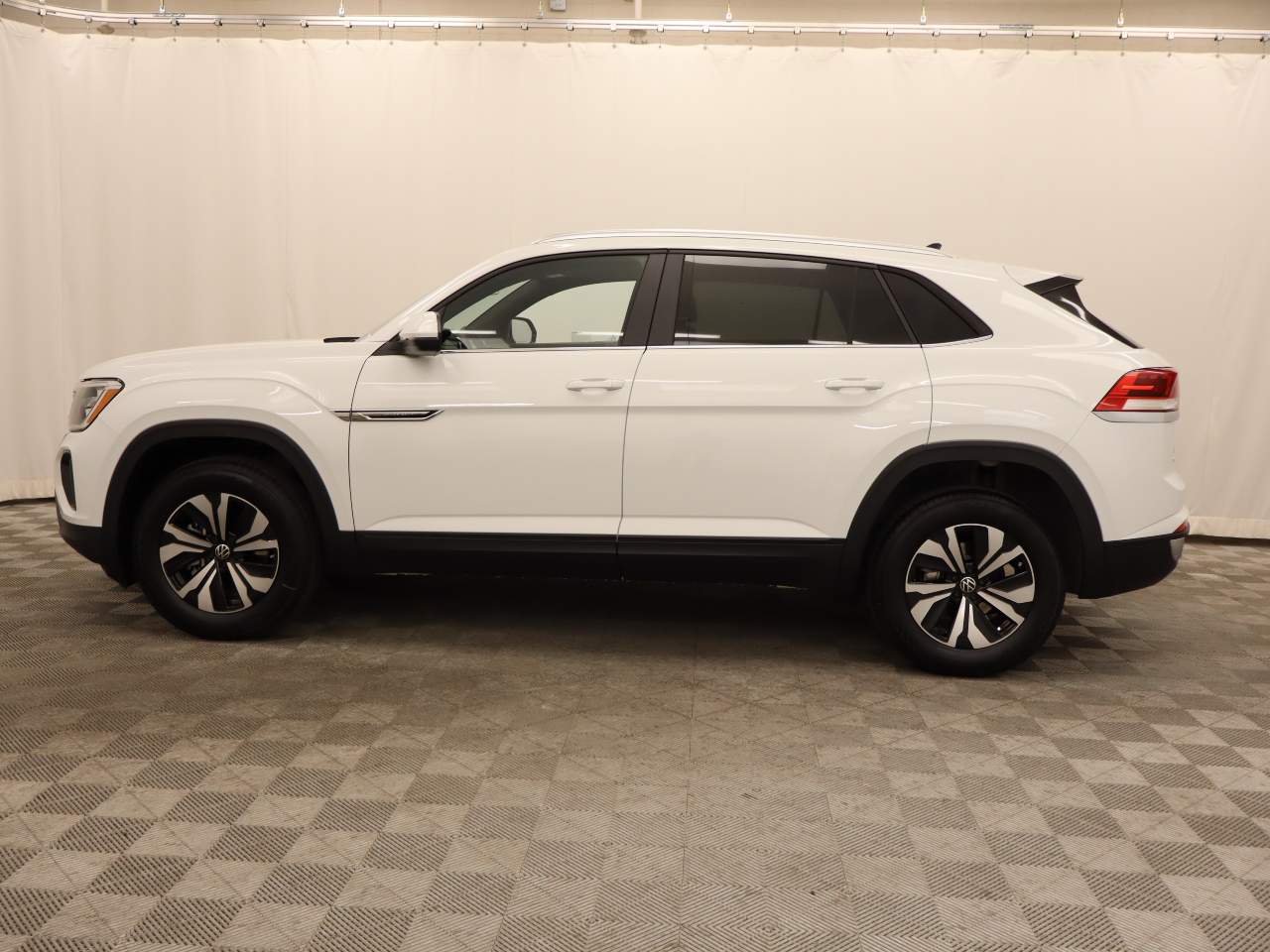 2025 Volkswagen Atlas Cross Sport SE
