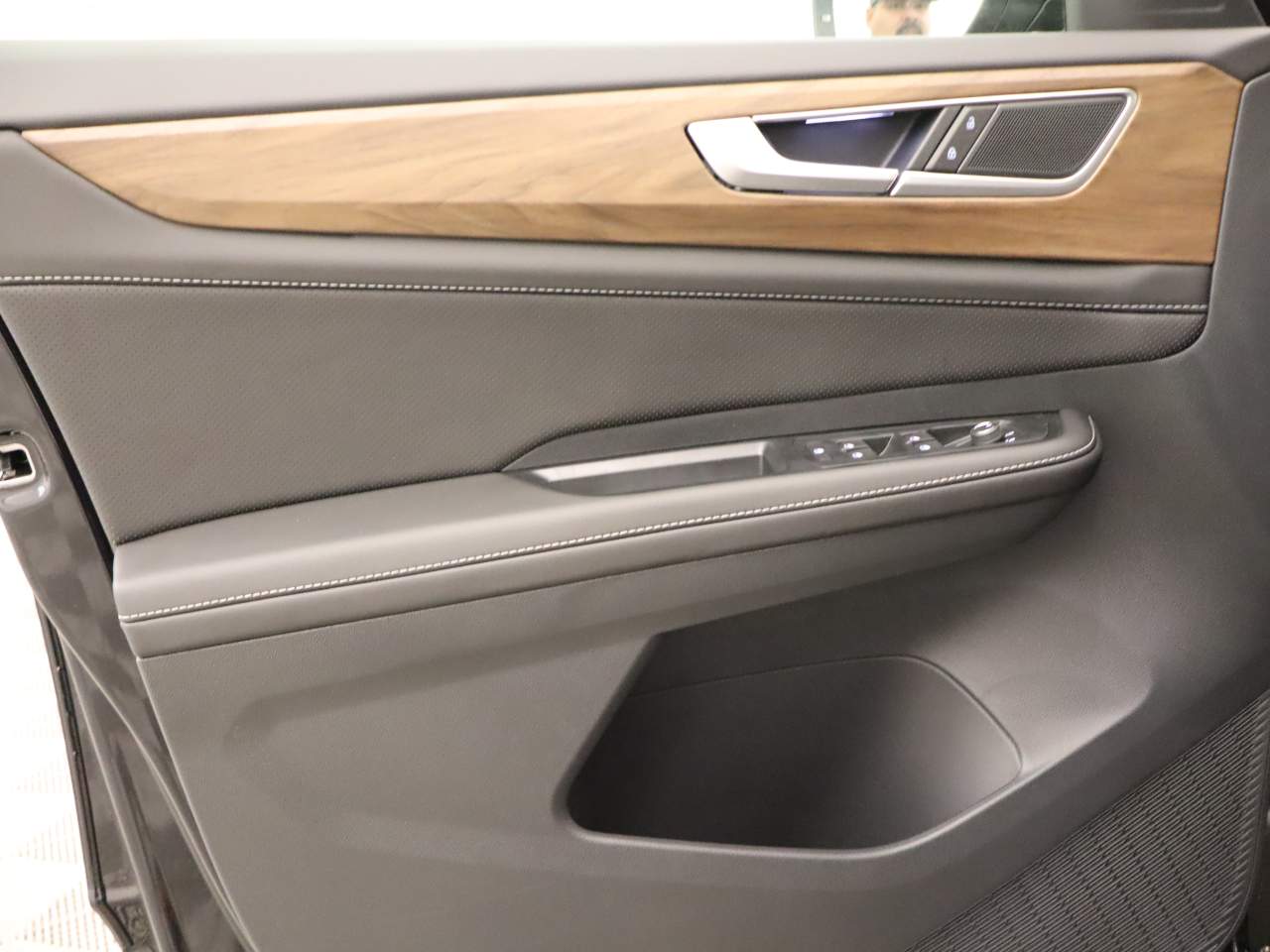 2026 Volkswagen Atlas SE