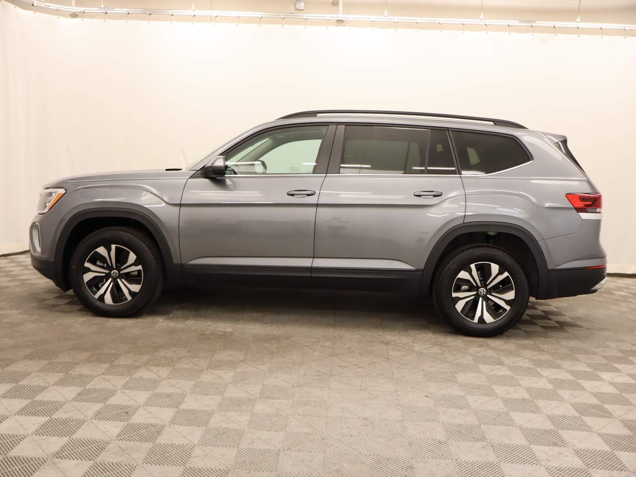 2025 Volkswagen Atlas SE