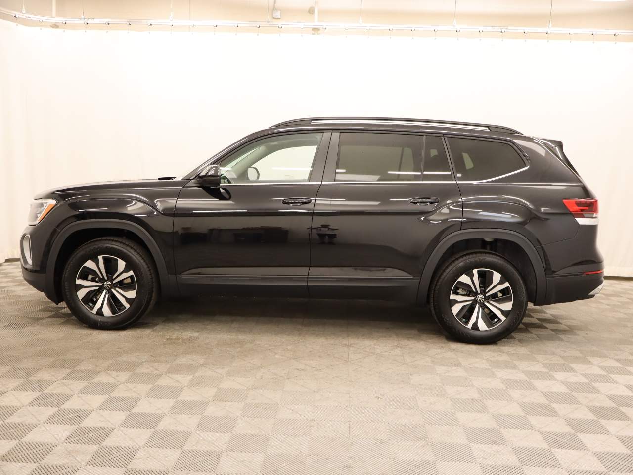 2025 Volkswagen Atlas SE
