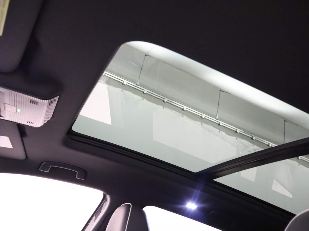 2026 Volkswagen Atlas Cross Sport SEL Premium R-Line 4Motion