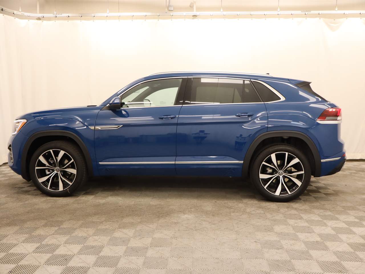 2026 Volkswagen Atlas Cross Sport SEL Premium R-Line 4Motion
