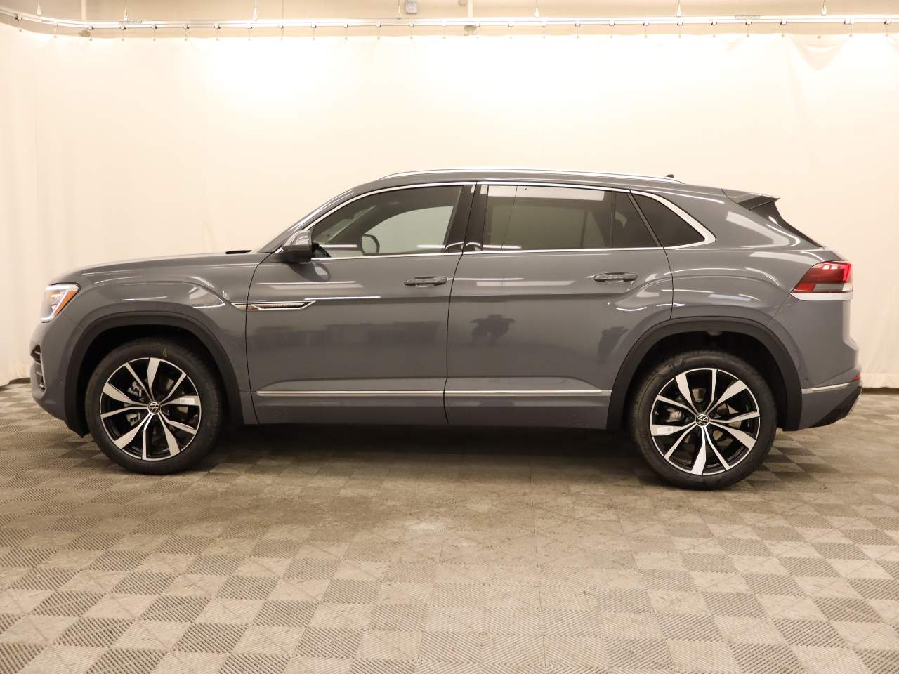 2026 Volkswagen Atlas Cross Sport SEL Premium R-Line 4Motion