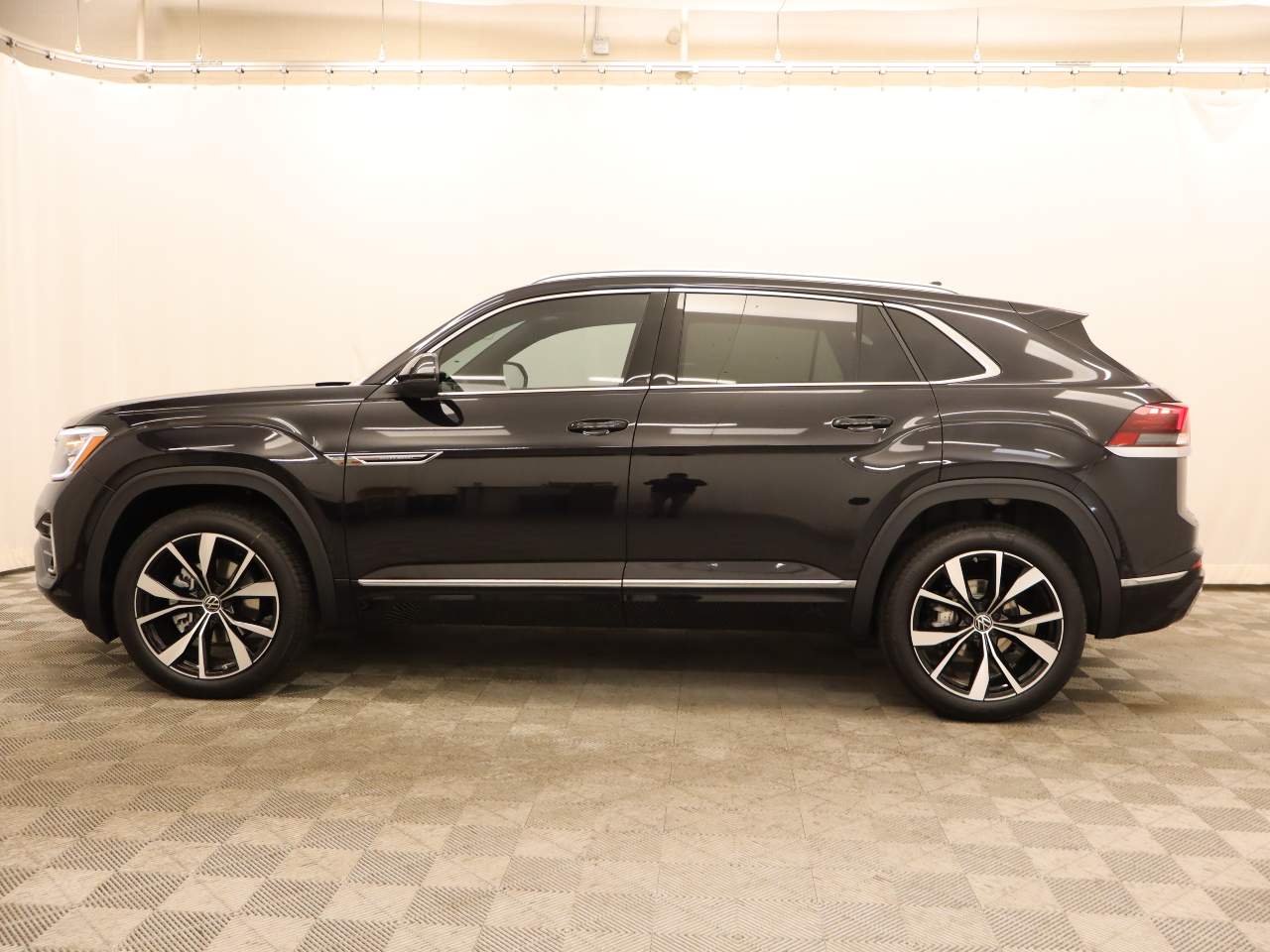 2026 Volkswagen Atlas Cross Sport SEL Premium R-Line 4Motion