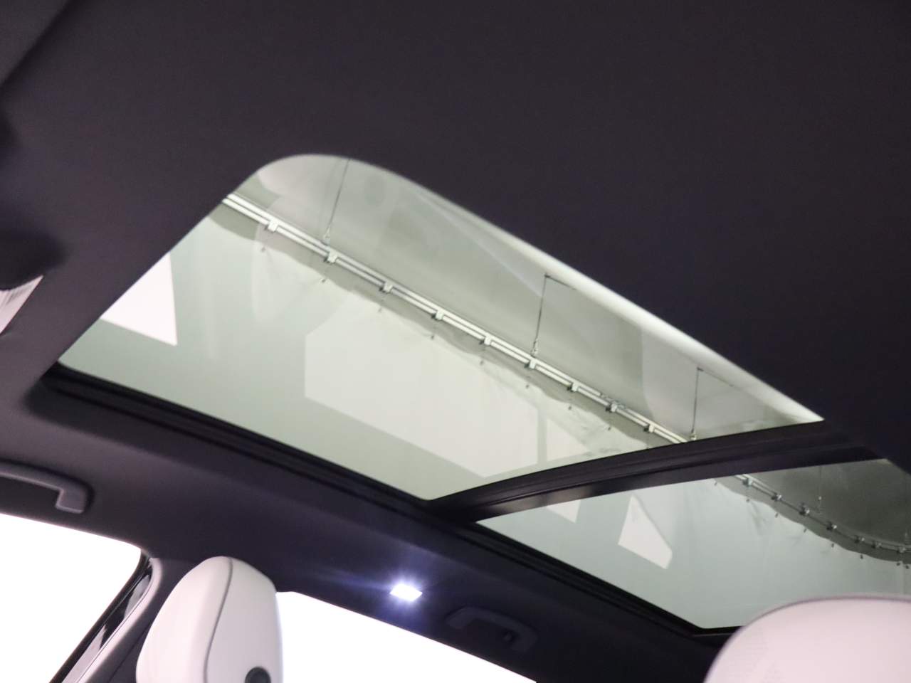 2026 Volkswagen Atlas Cross Sport SEL Premium R-Line 4Motion