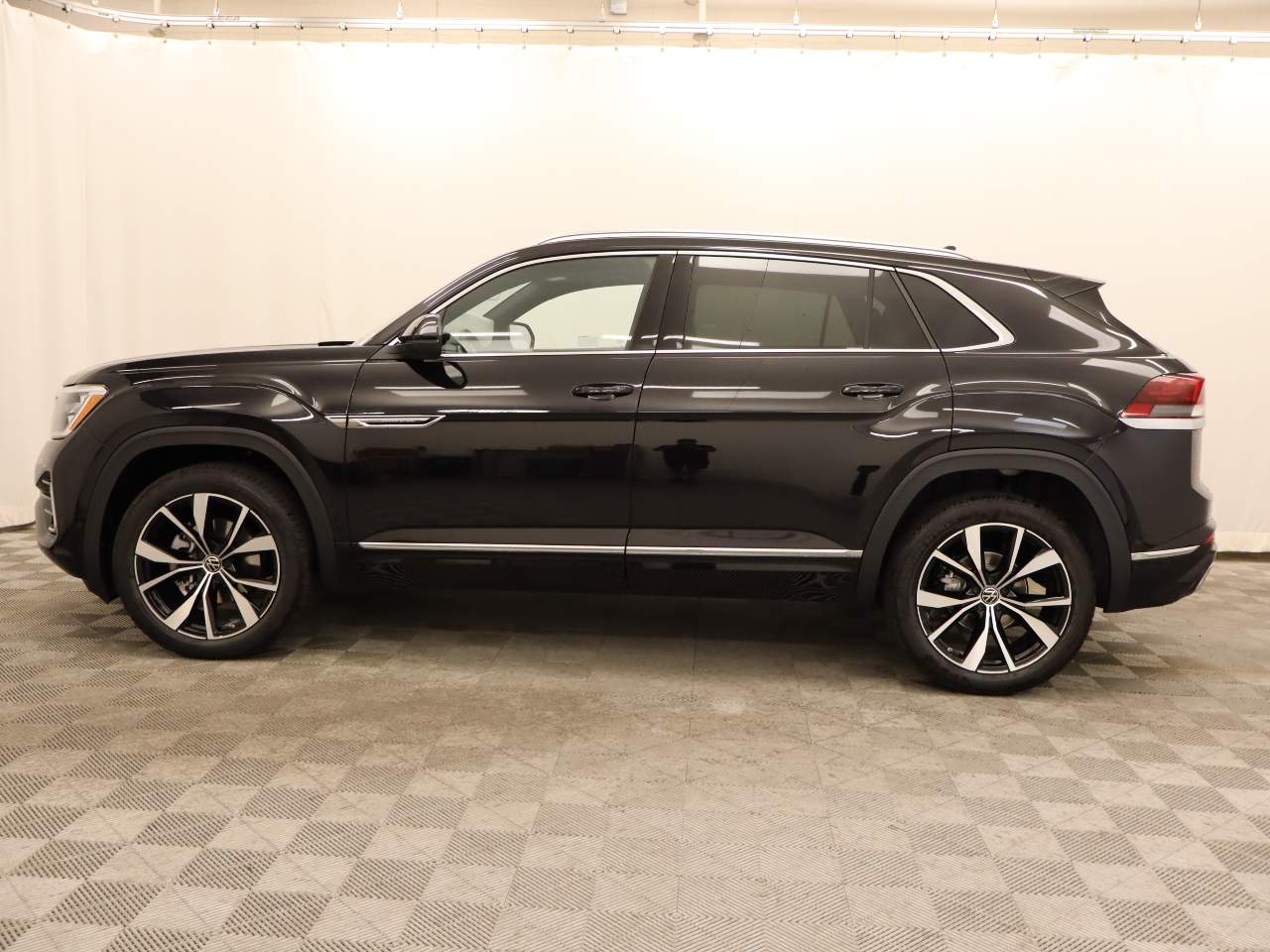 2026 Volkswagen Atlas Cross Sport SEL Premium R-Line 4Motion