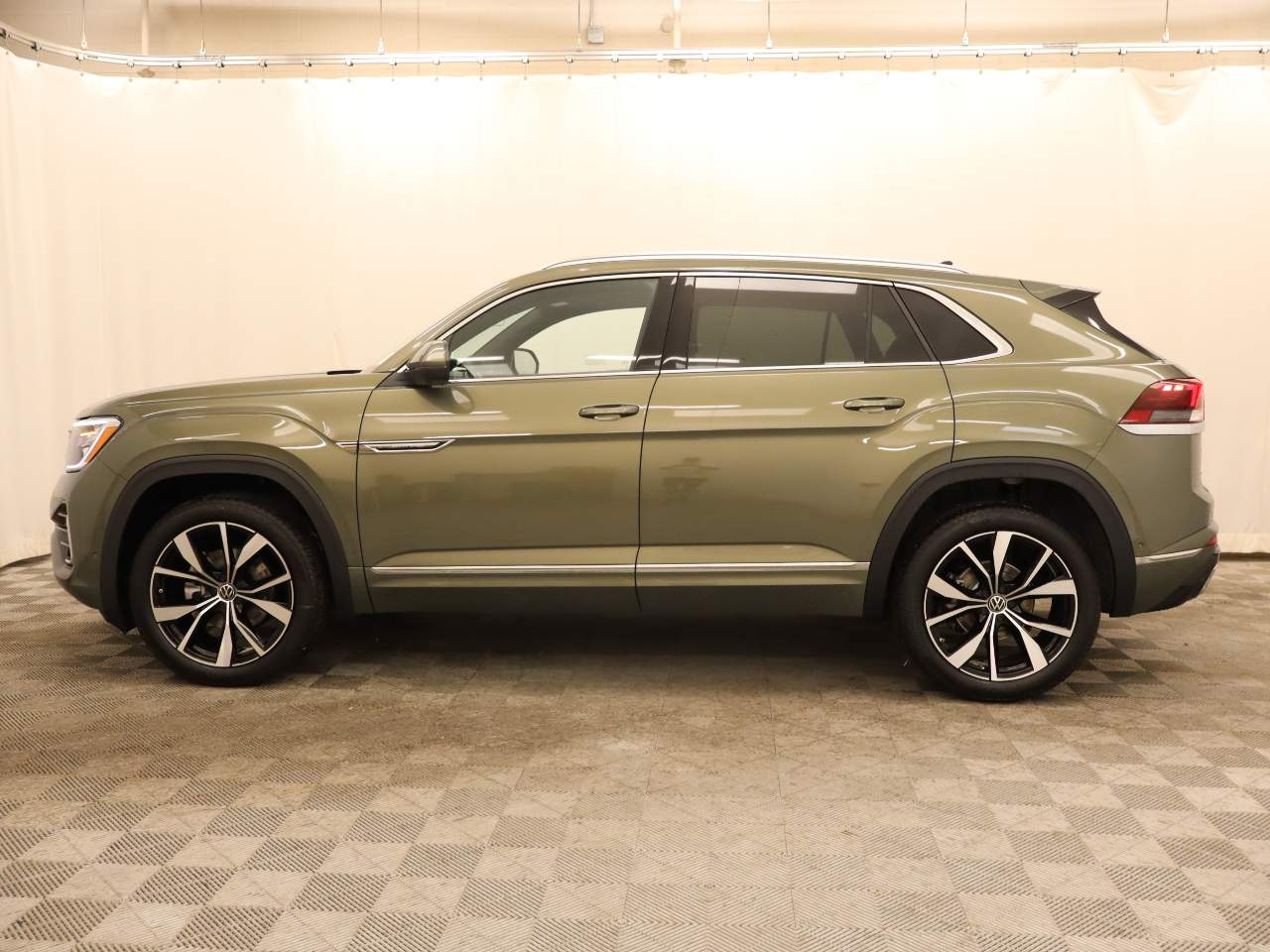 2026 Volkswagen Atlas Cross Sport SEL Premium R-Line 4Motion
