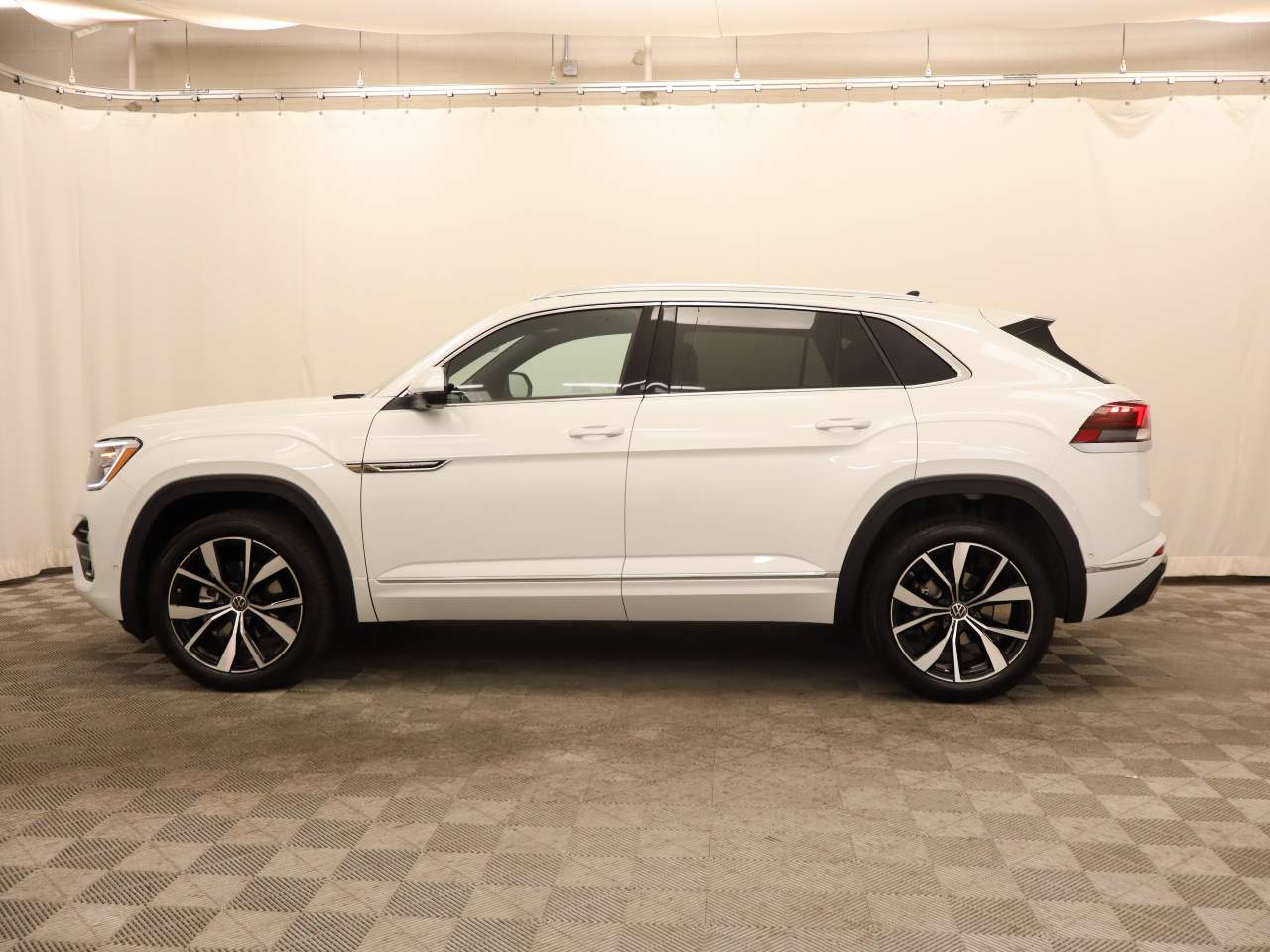 2026 Volkswagen Atlas Cross Sport SEL Premium R-Line 4Motion