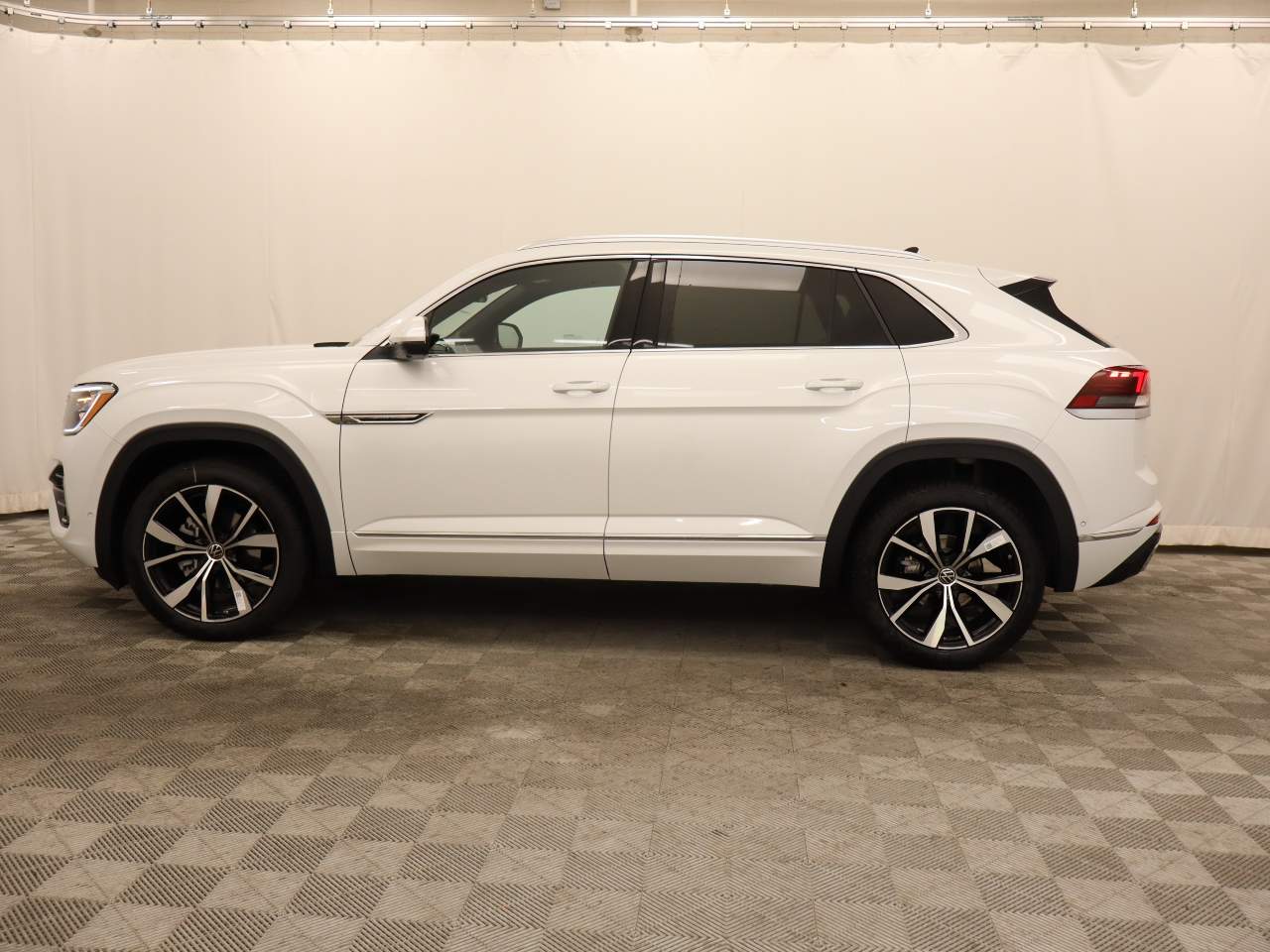 2026 Volkswagen Atlas Cross Sport SEL Premium R-Line 4Motion