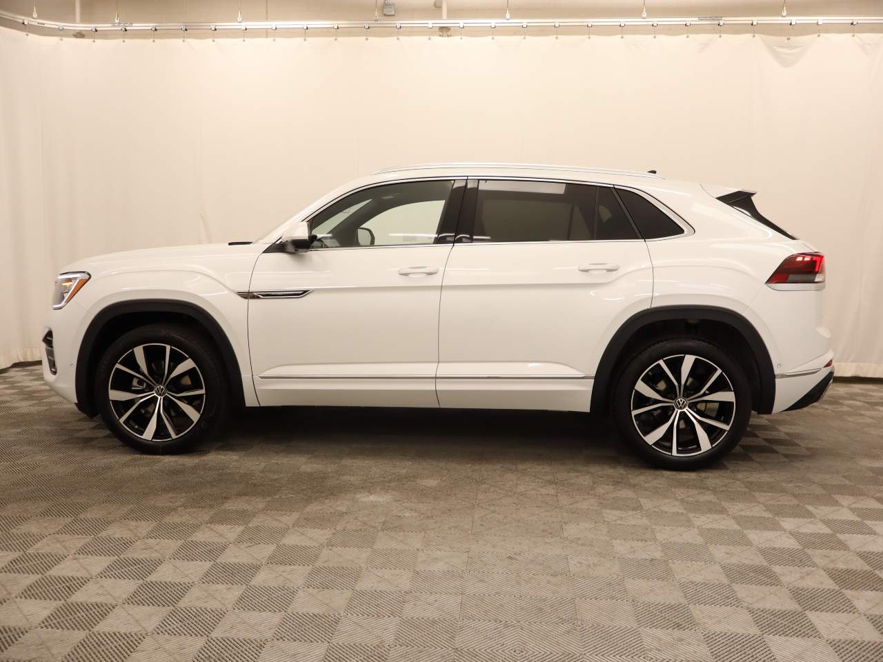 2026 Volkswagen Atlas Cross Sport SEL Premium R-Line 4Motion