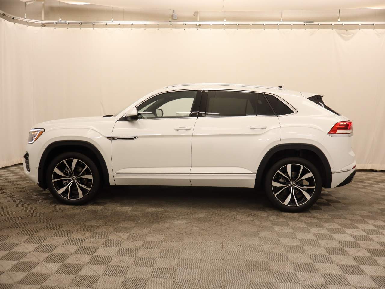 2026 Volkswagen Atlas Cross Sport SEL Premium R-Line 4Motion