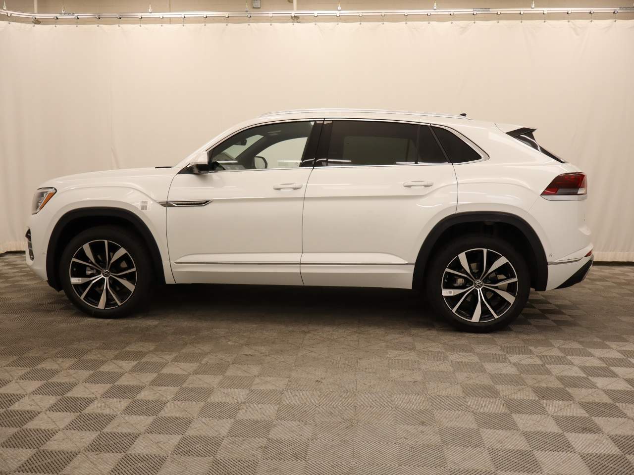 2025 Volkswagen Atlas Cross Sport SEL Premium R-Line 4Motion