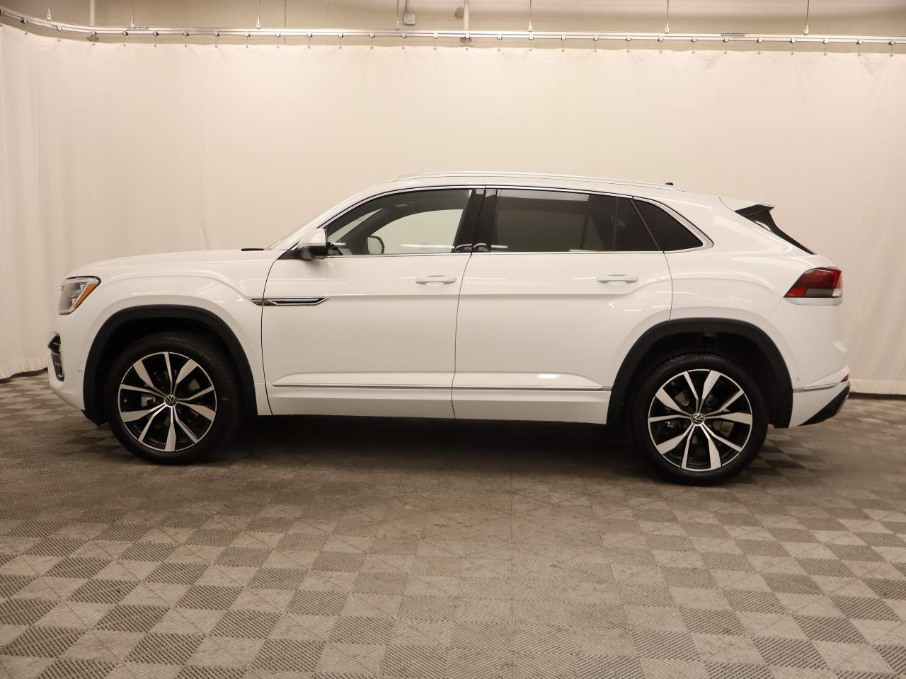 2025 Volkswagen Atlas Cross Sport SEL Premium R-Line 4Motion