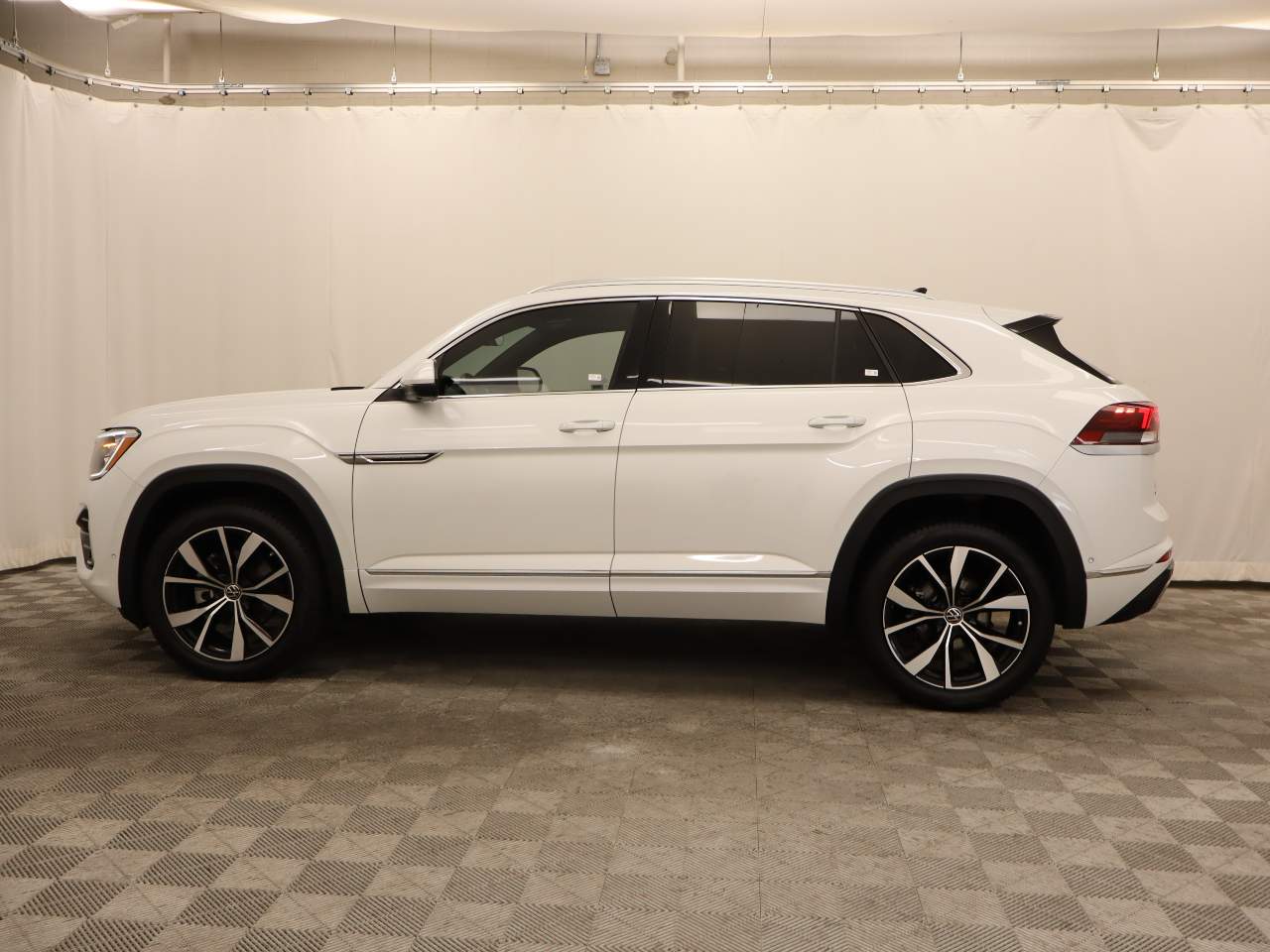 2024 Volkswagen Atlas Cross Sport SEL Premium R-Line 4Motion