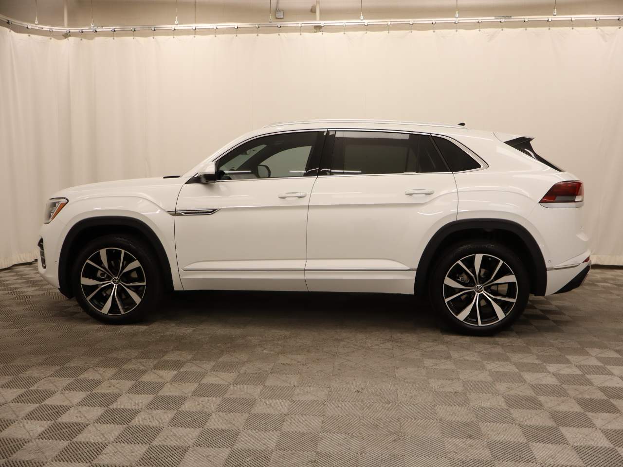 2025 Volkswagen Atlas Cross Sport SEL Premium R-Line 4Motion