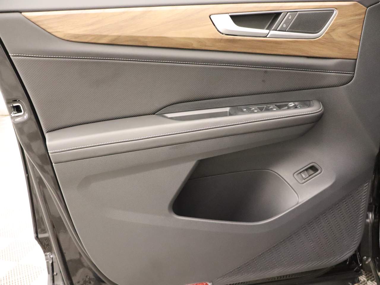 2025 Volkswagen Atlas SE 4Motion Technology
