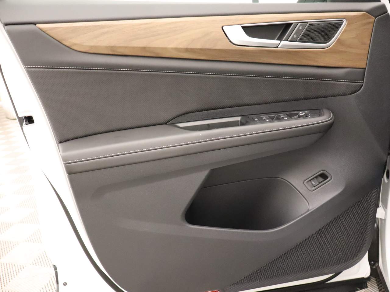 2025 Volkswagen Atlas SE 4Motion Technology
