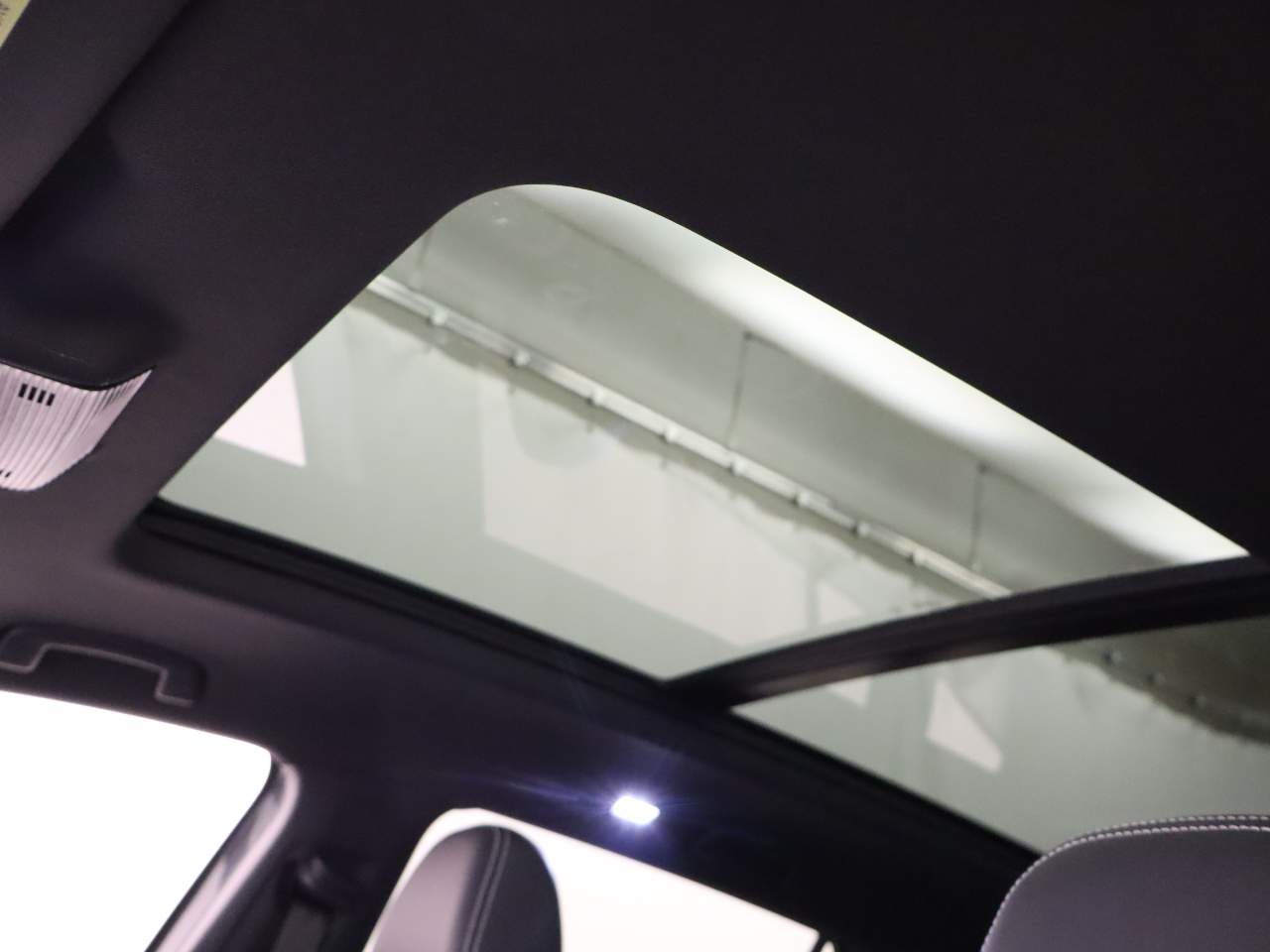 2026 Volkswagen Atlas Cross Sport SE Technology