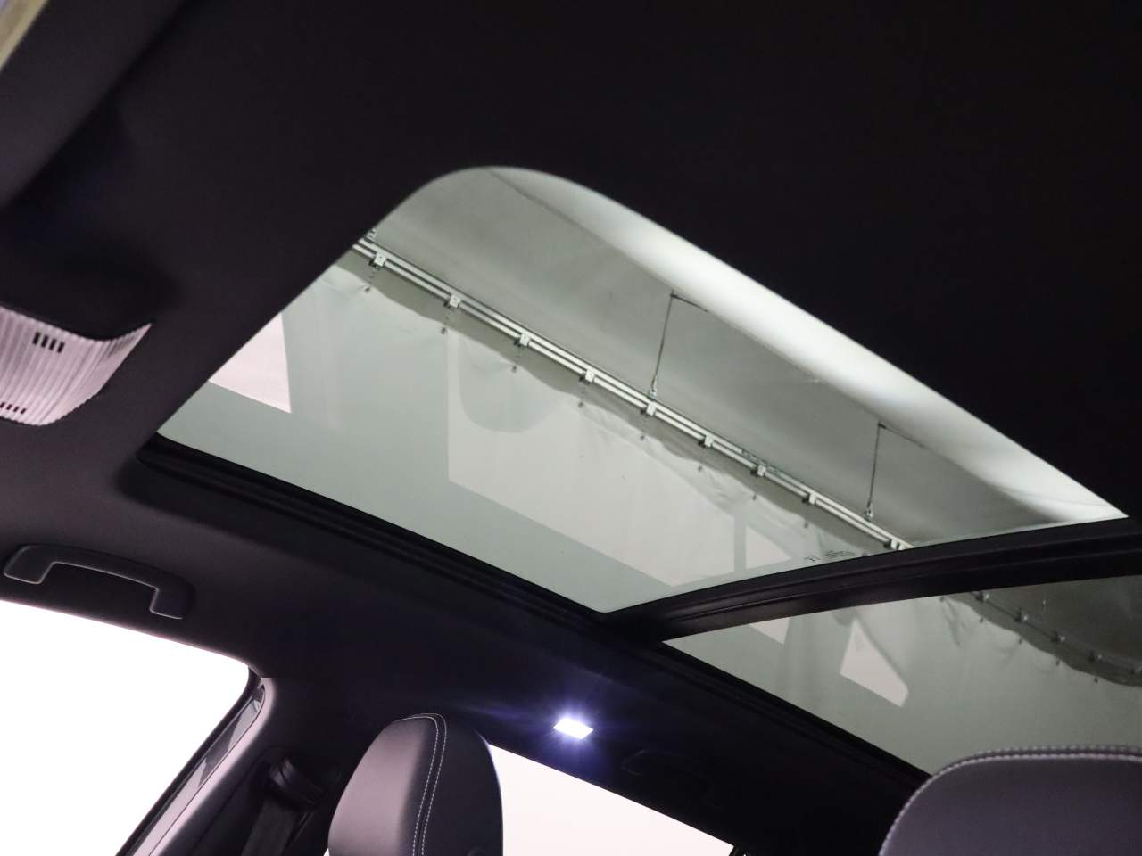 2026 Volkswagen Atlas Cross Sport SE Technology