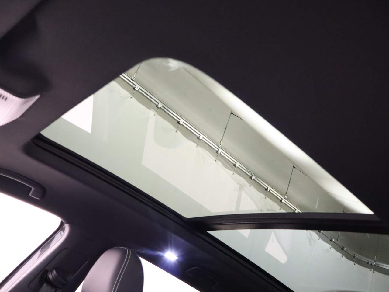 2026 Volkswagen Atlas Cross Sport SE Technology