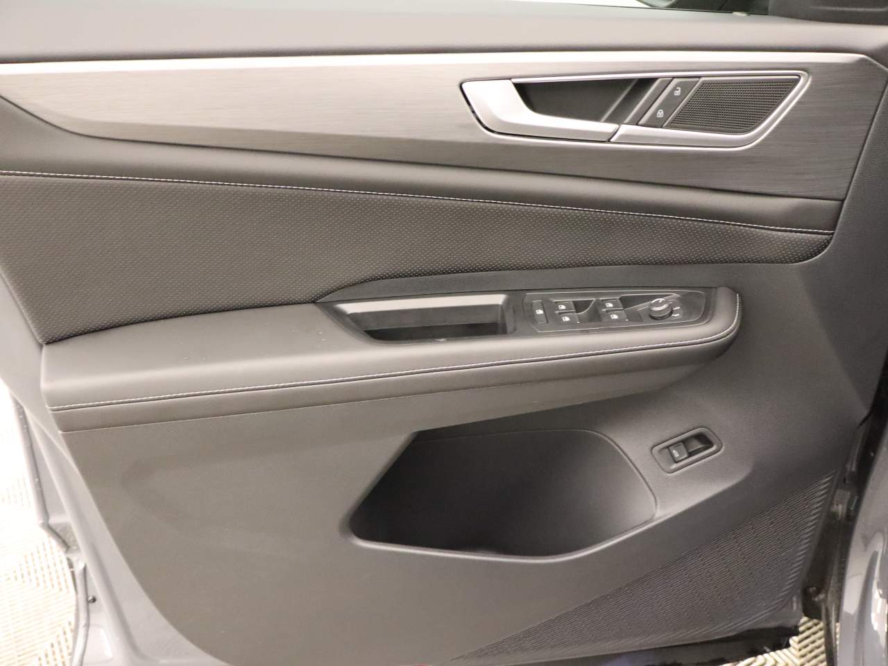 2026 Volkswagen Atlas Cross Sport SE Technology