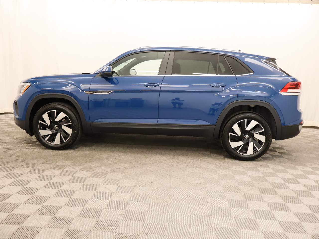 2025 Volkswagen Atlas Cross Sport SE Technology