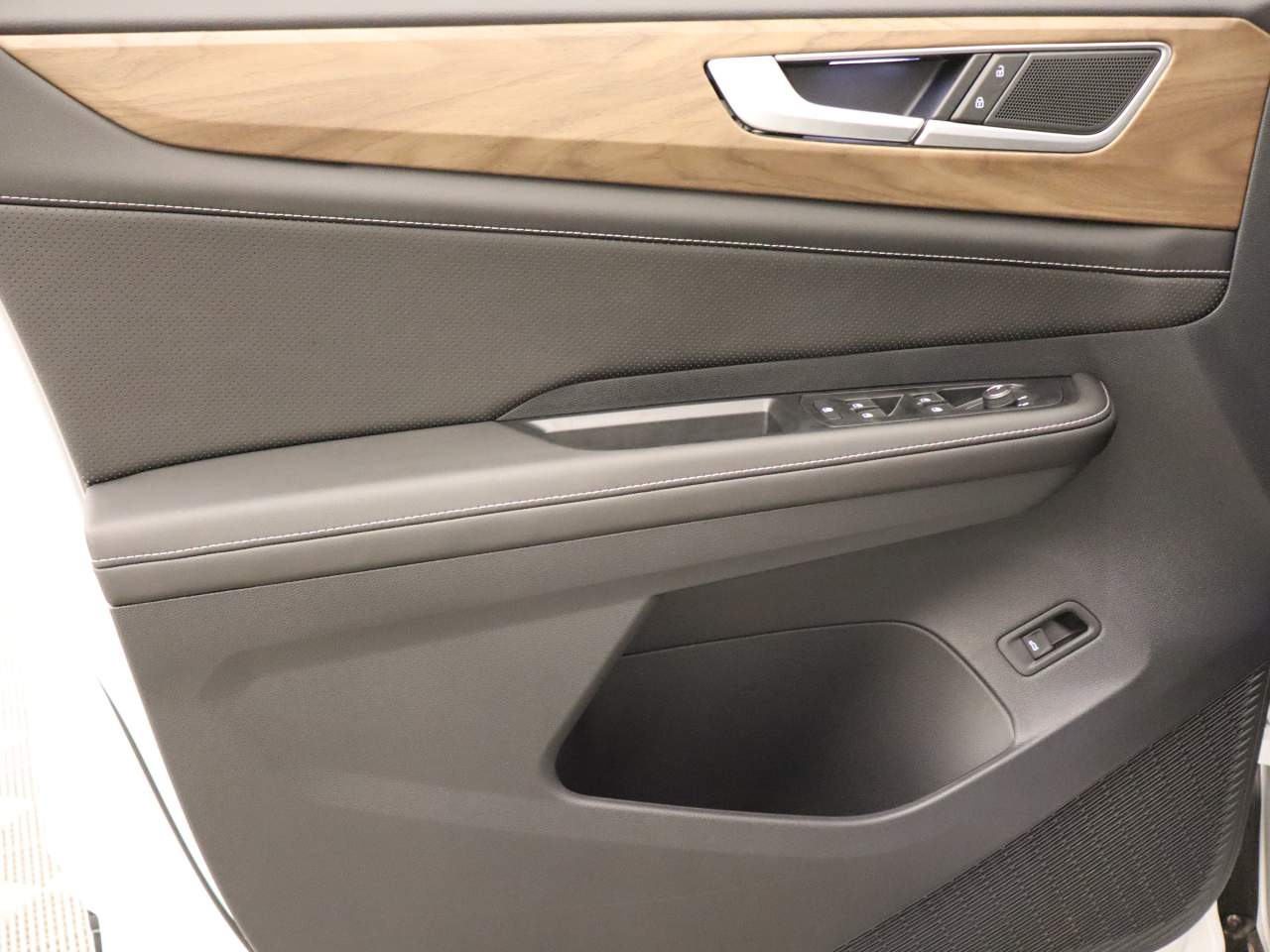 2026 Volkswagen Atlas SE Technology