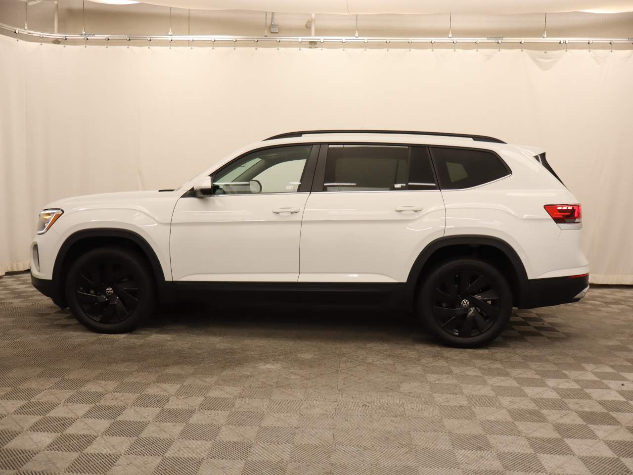 2024 Volkswagen Atlas SE