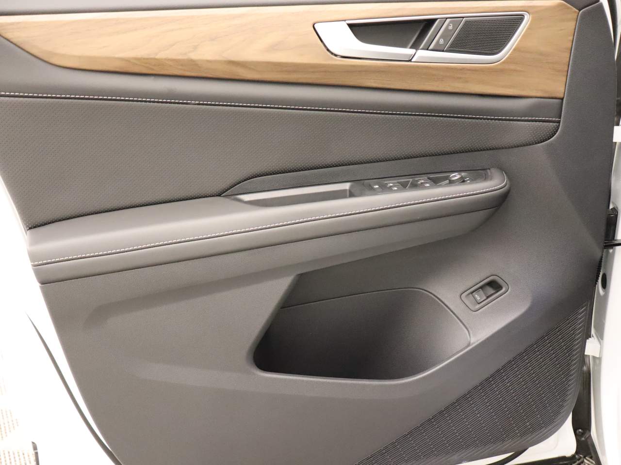 2025 Volkswagen Atlas SE Technology