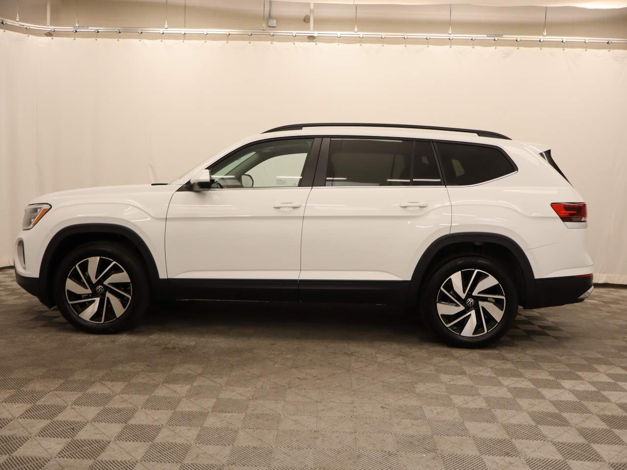 2025 Volkswagen Atlas SE Technology
