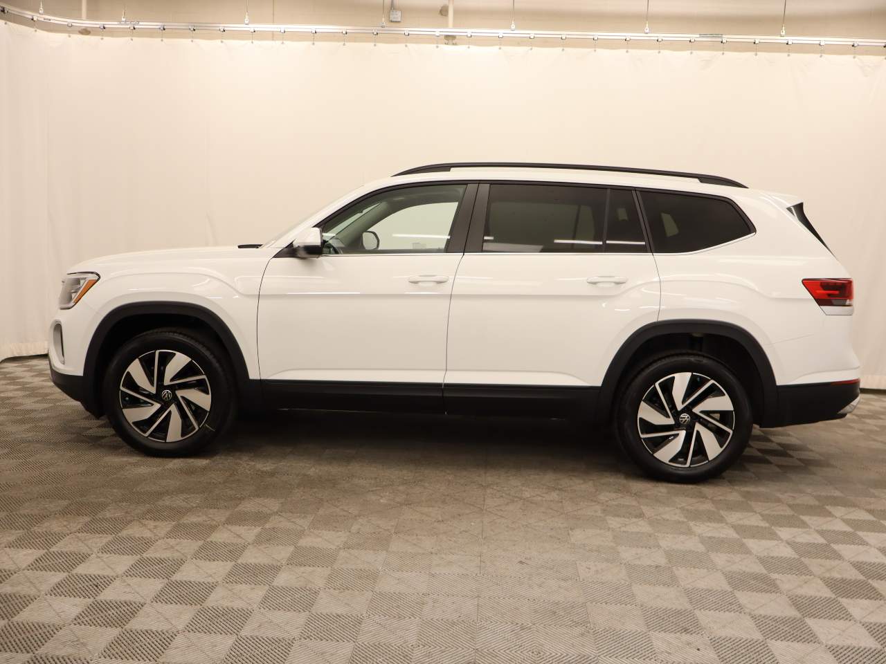 2025 Volkswagen Atlas SE Technology