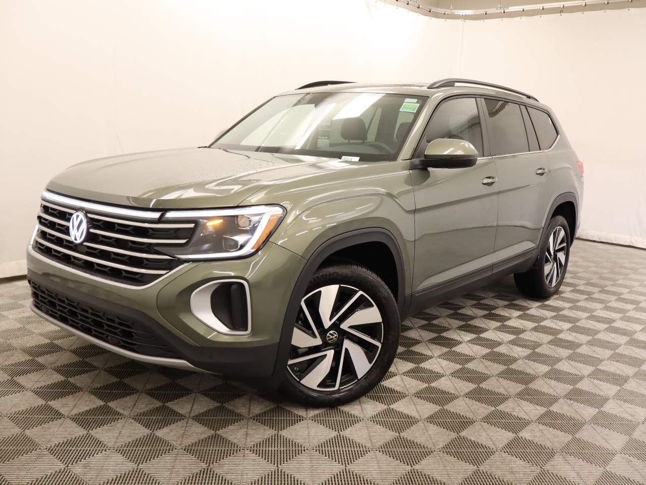 2025 Volkswagen Atlas SE