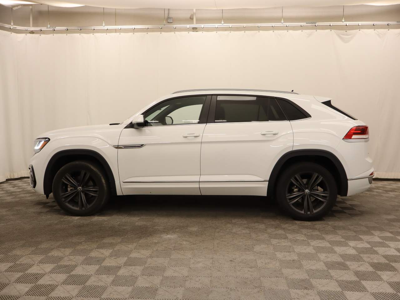 2021 Volkswagen Atlas Cross Sport V6 SE R-Line